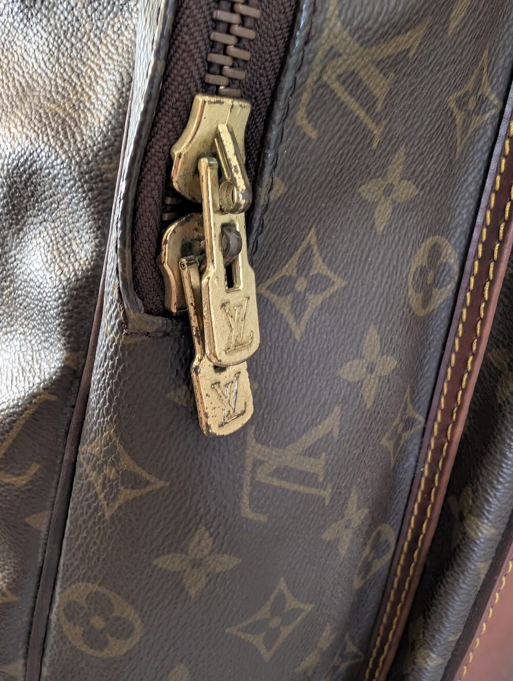 Early 80's "Louis Vuitton" Monogram Golf Club Bag - *Display Piece* - Rare Find! - Picture 6 of 16